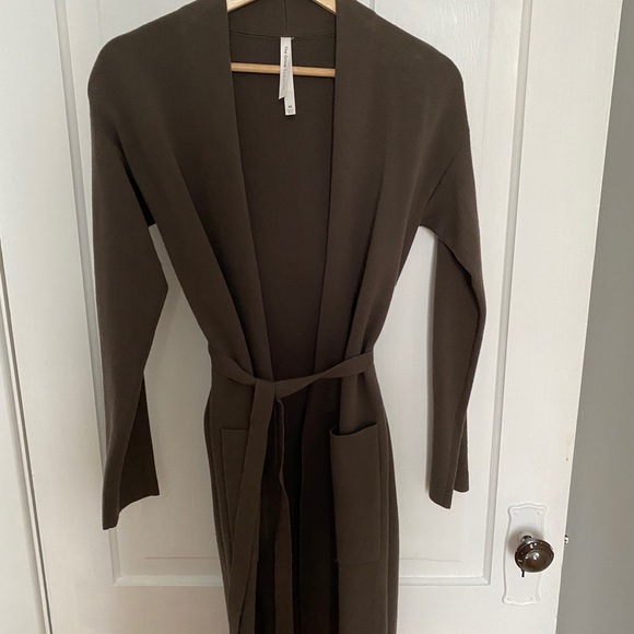 Babaton Ty Cardigan olive long cardigan - Picture 8 of 8